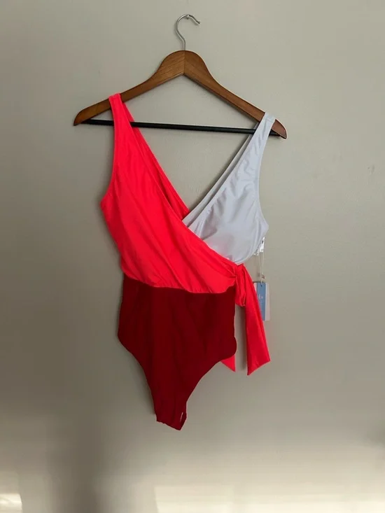 NWT Cupshe Colorblock One-Shoulder Swimsuit in Neon Pink, White & Red - Picture 3 of 6
